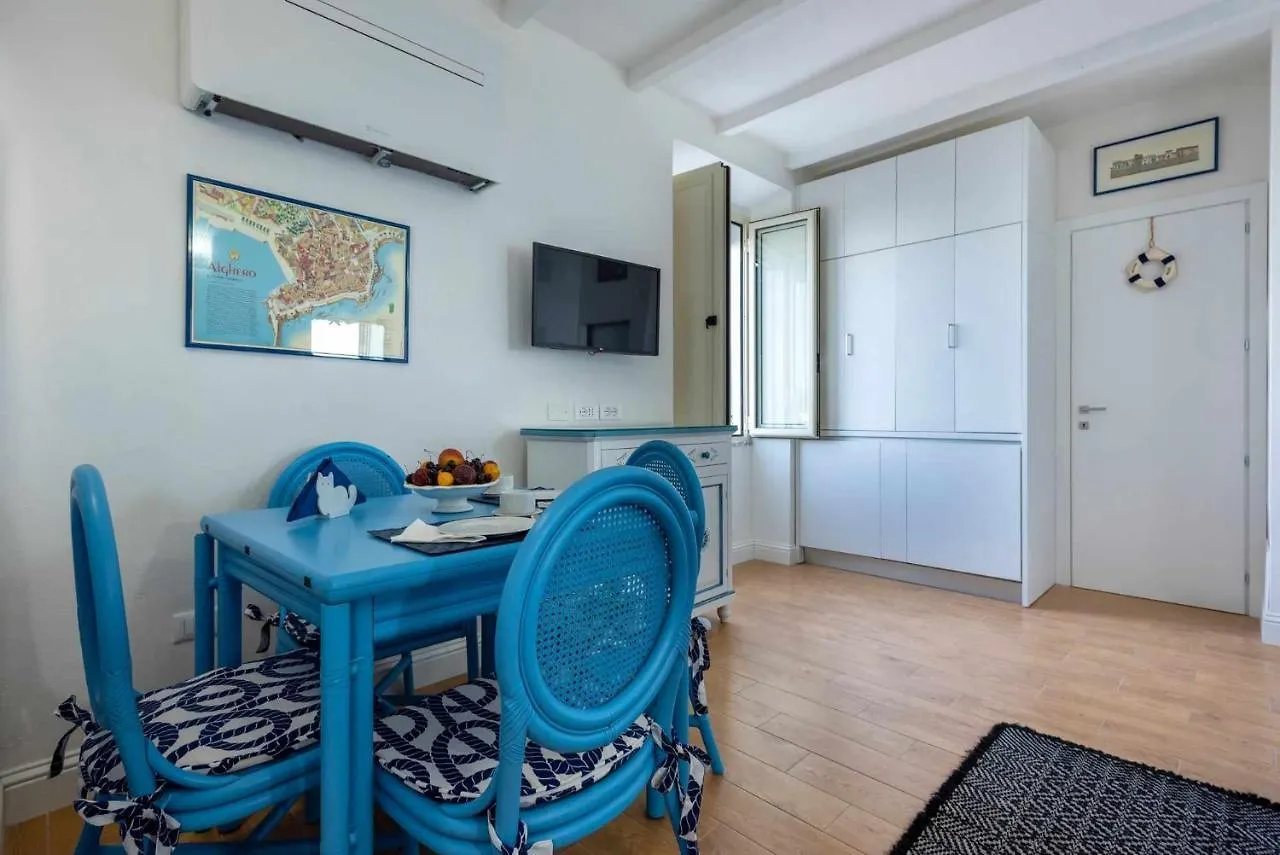 Alghero sui Bastioni con vista mare per 2 persone Appartamento Italia