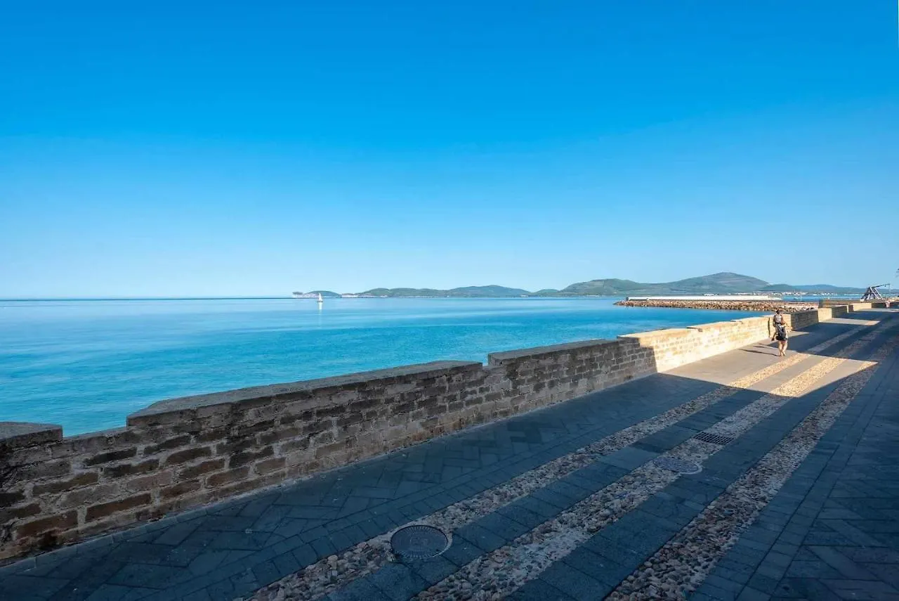 Alghero sui Bastioni con vista mare per 2 persone Appartamento Italia